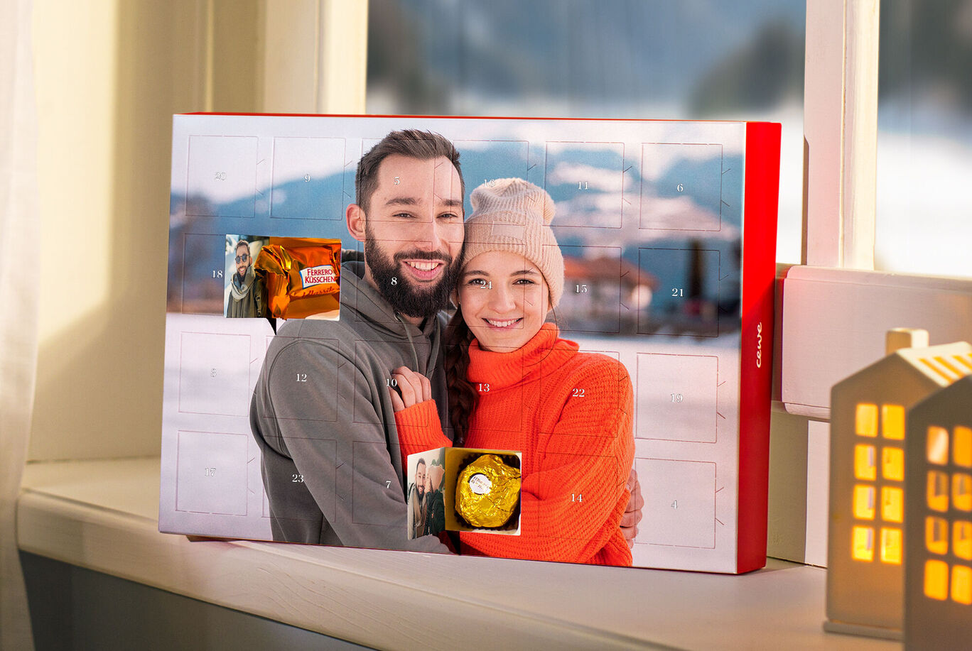 Adventskalender op een vensterbank met cadeautjes.