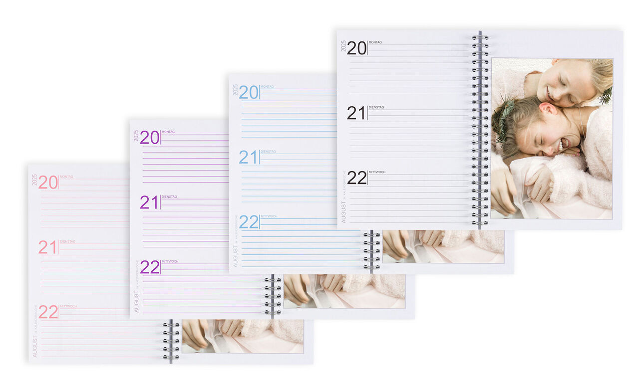 Jaarlijkse kalender met twaalf maanden en een plek voor persoonlijke foto's.