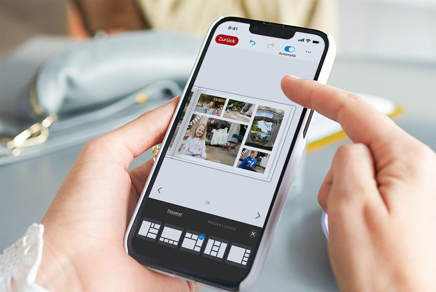 Iemand gebruikt een app op een smartphone om foto's te ontwerpen.