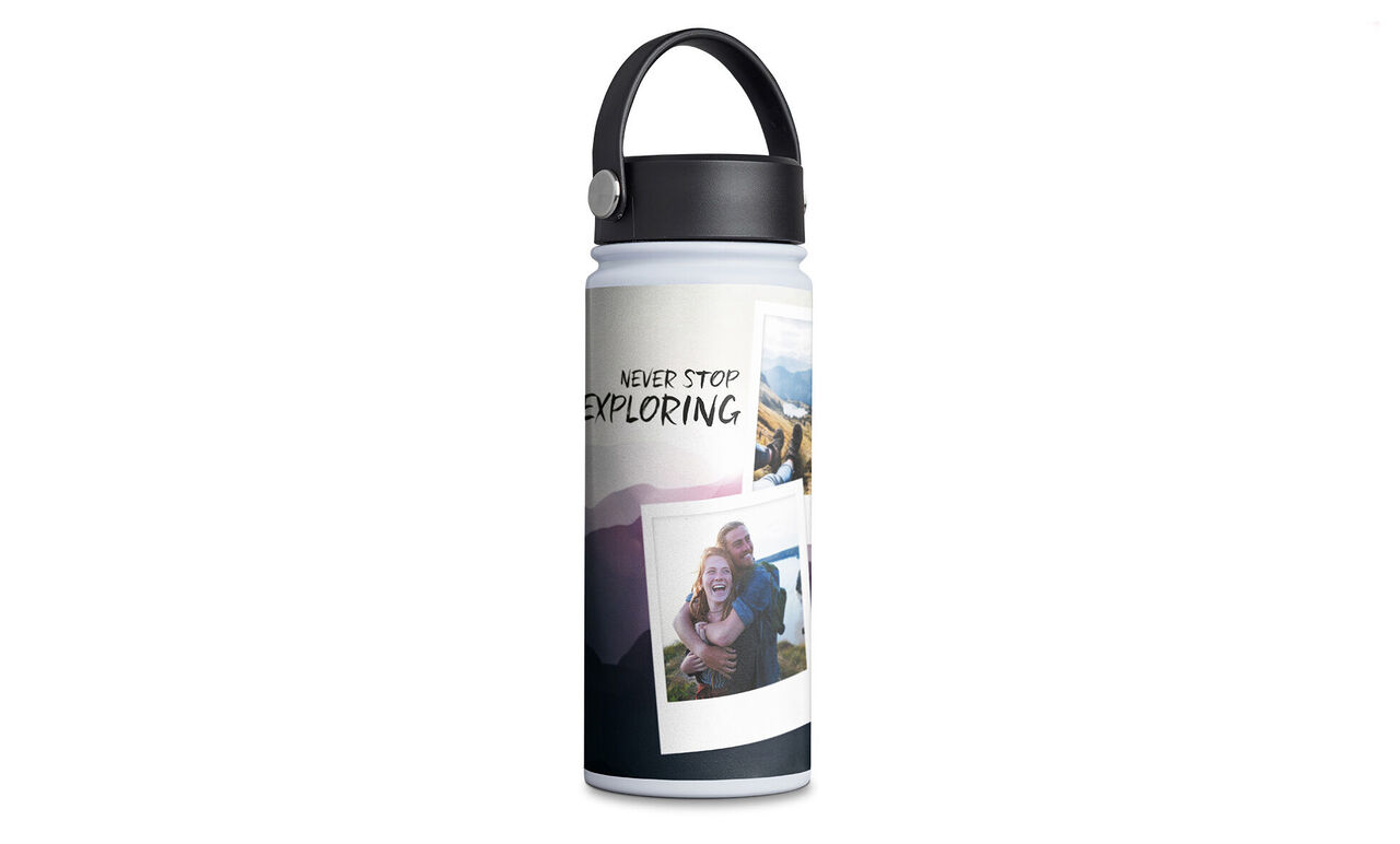 Bouteille d'eau avec des photos et le texte 'Never Stop Exploring' sur fond clair