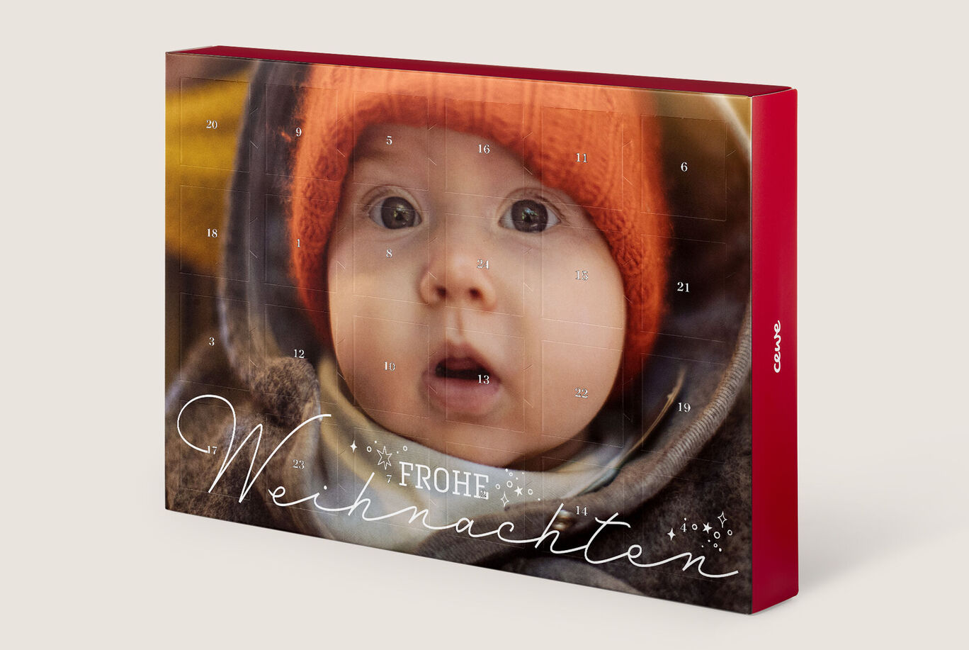 Un calendrier de l'Avent avec des motifs festifs qui suscite l'attente de Noël