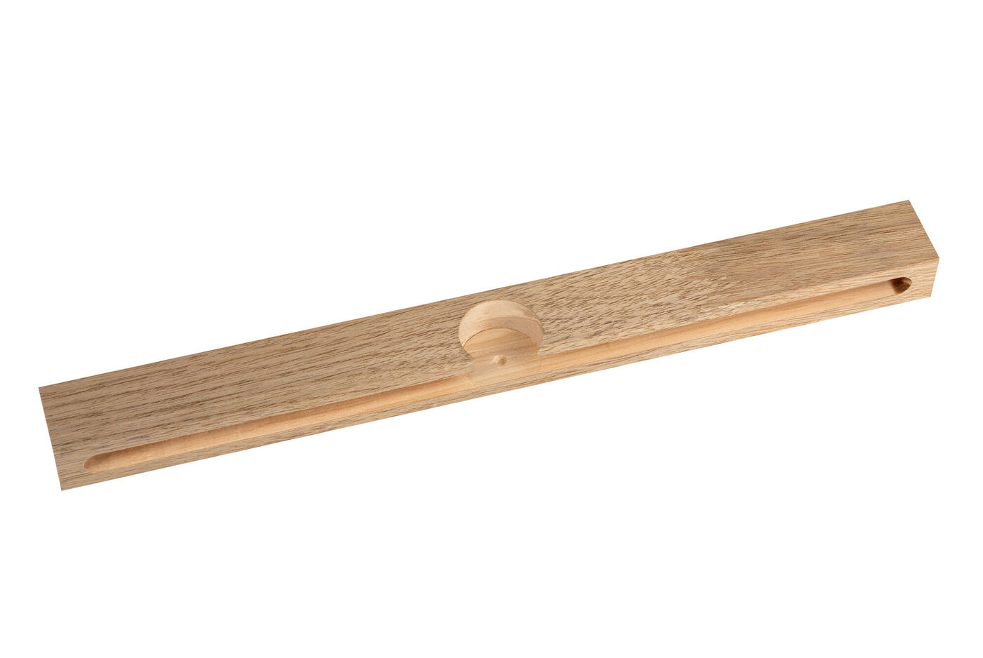 Règle en bois avec un renfoncement pour des mesures précises